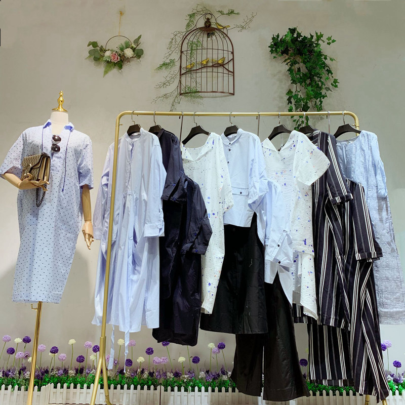 白翎风采  吉思缇娜折扣  库存服装货源