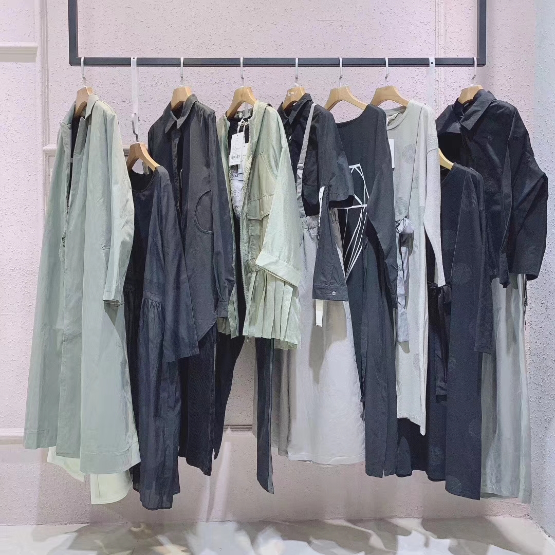 【馬可未】深圳高端品牌設計師原創(chuàng)女裝專柜品牌折扣尾貨女裝分份批發(fā)