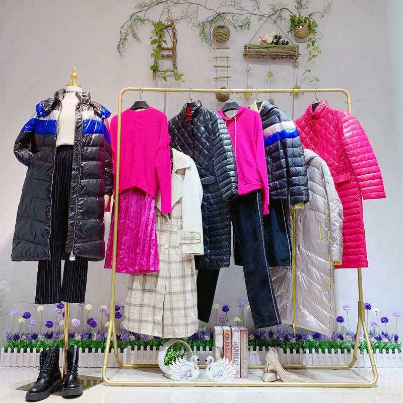 简约风情  淘宝折扣店  服装批发平台